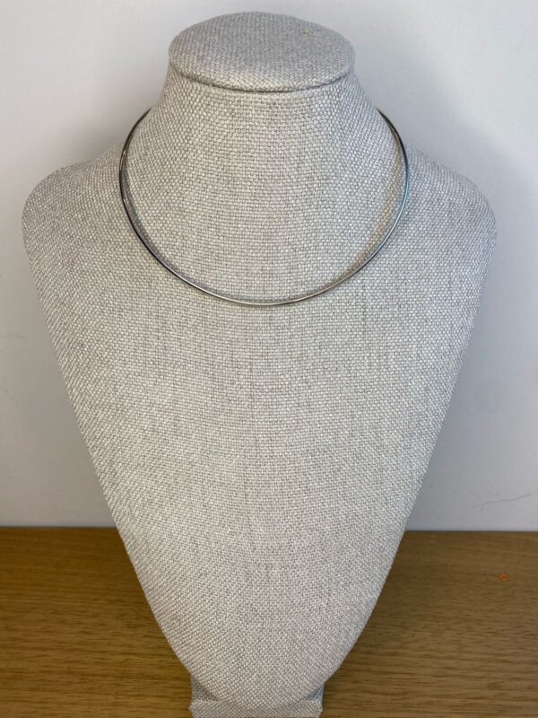 CHOCKER RIGIDA MARTA